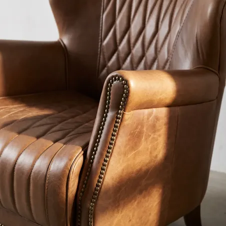 Poltrona West Couro Legítimo Pull Up | Design Vintage Matelassê