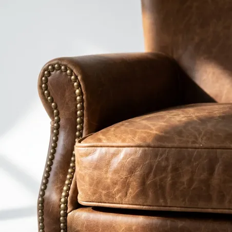 Poltrona Bristol em Couro Legítimo | Minimalismo Clássico